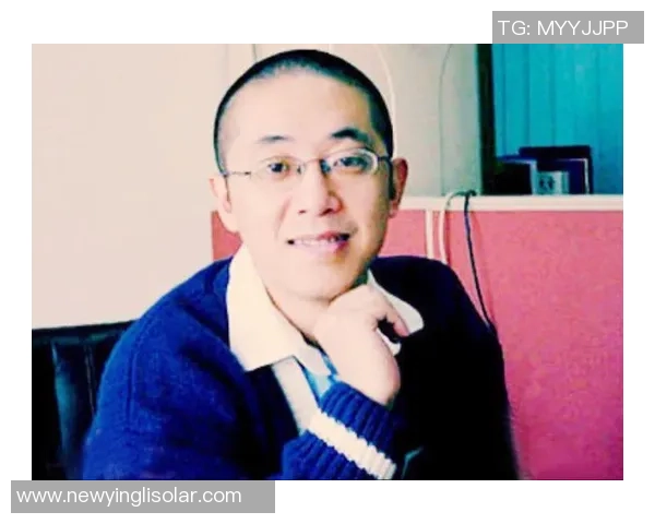 足球明星太太李凡的生活揭秘与背后的故事分享